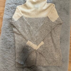 Tahari Cream and Gray Women's Sweater